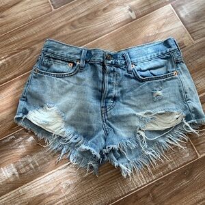 we the free light wash distressed denim shorts SZ 26